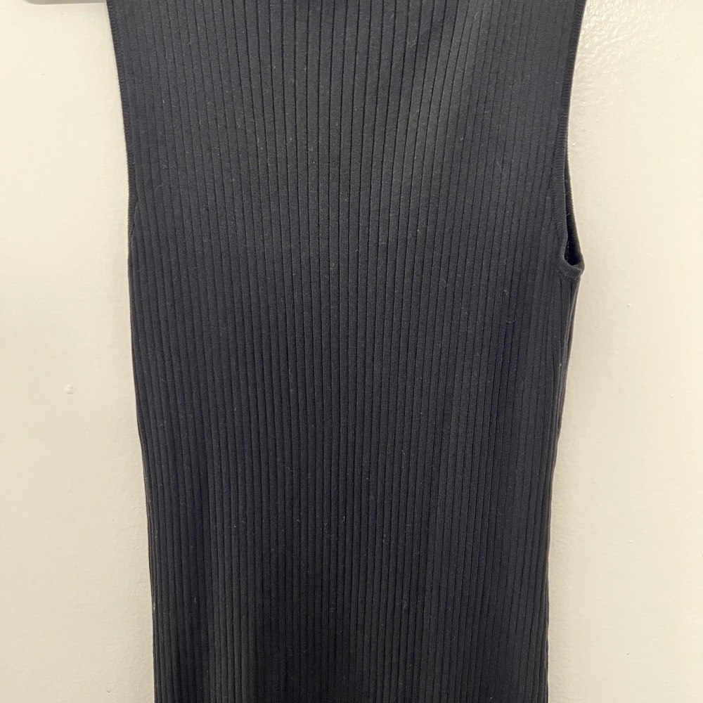 Mod Ref Black Ribbed Top - Size large - Picture 2 of 4